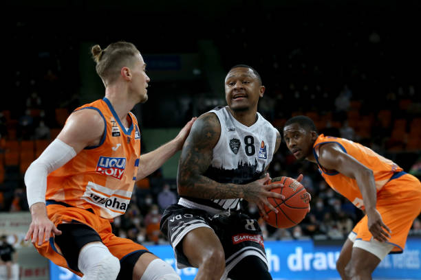 这归功于他 这归功于他