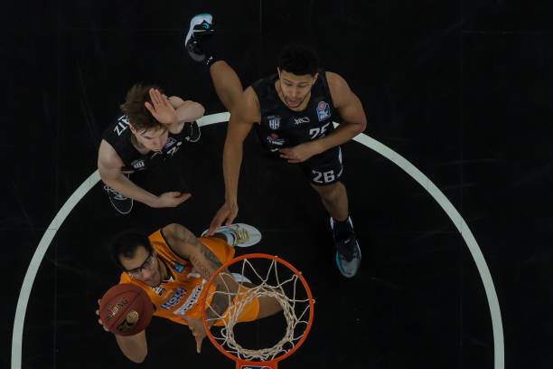 更是让红黑 更是让红黑