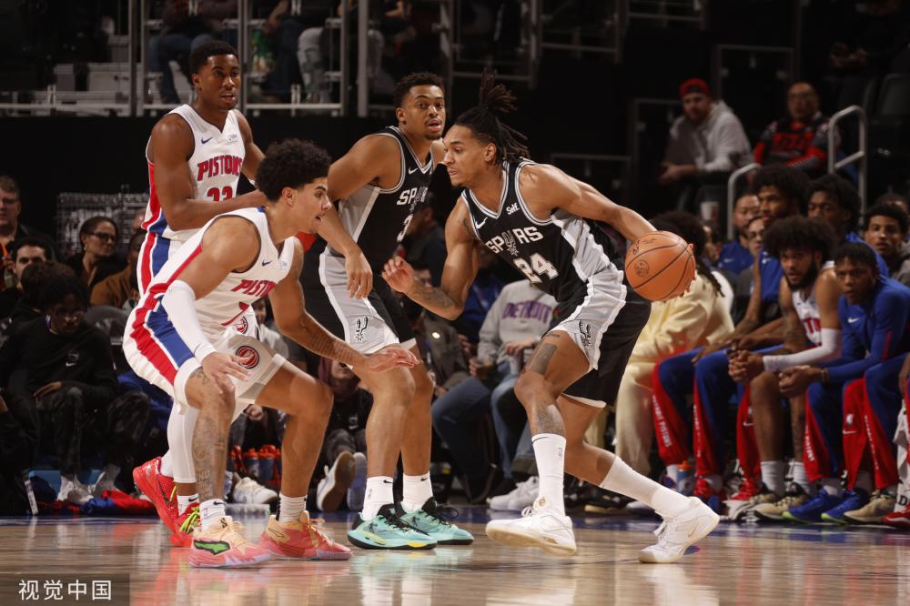 的比拼中 的比拼中